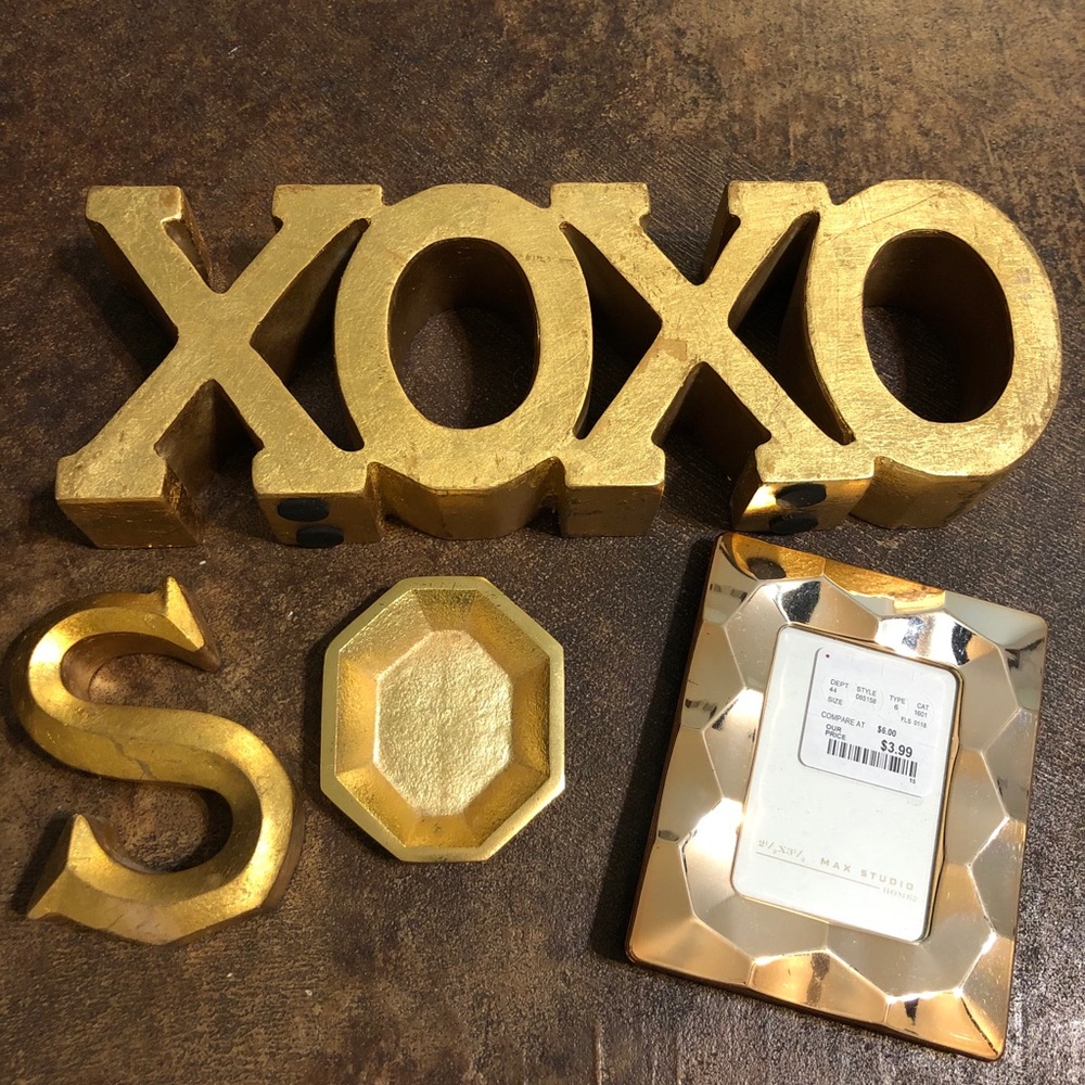 Gold decor set